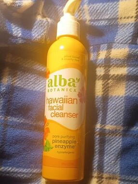 ALBA BOTANICA HAWAIIAN CLEANSER,